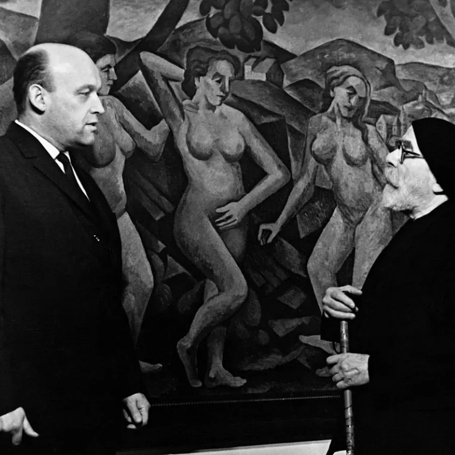 Oldřich Kuba (vlevo) a Jan Zrzavý před Kubištovým obrazem Paridův soud v ZČG 25. listopadu 1968