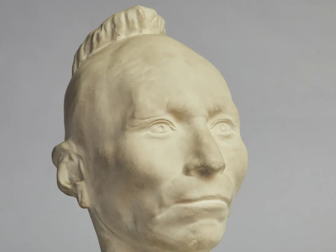 Odlitek hlavy Černého jestřába, náčelníka Sauků, kolem 1832, Podještědské muzeum Český Dub